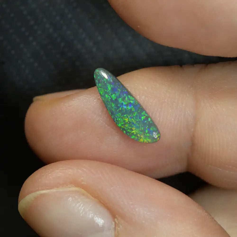 0.92 cts Black Opal Lightning Ridge Solid Stone Black Opal