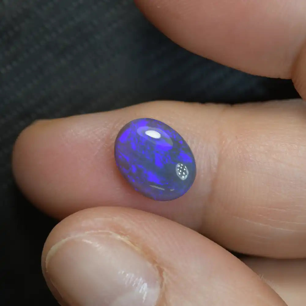 2.00 cts Black Opal Lightning Ridge Solid Stone Black Opal