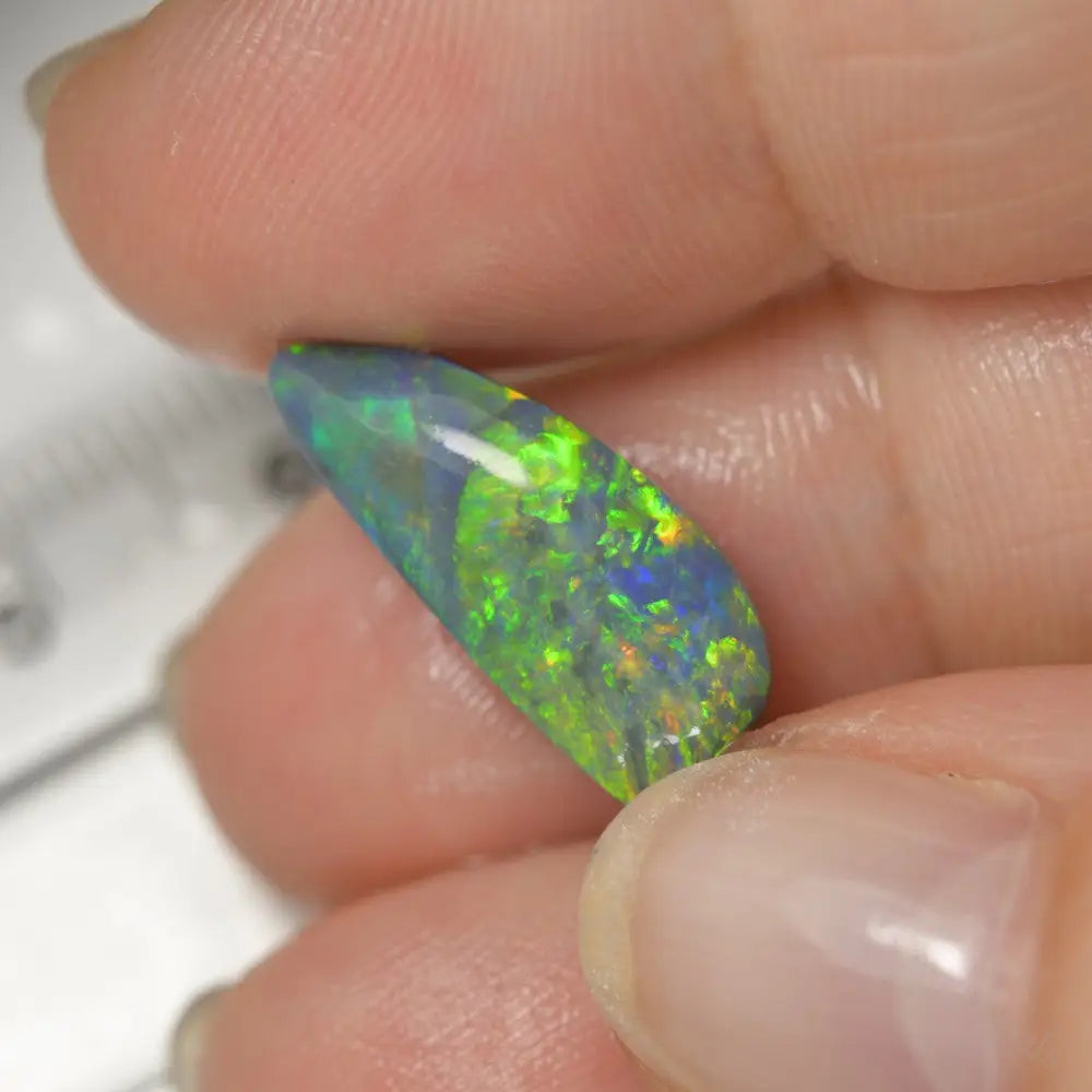 4.94 cts Rough Opal Lightning Ridge Rub
