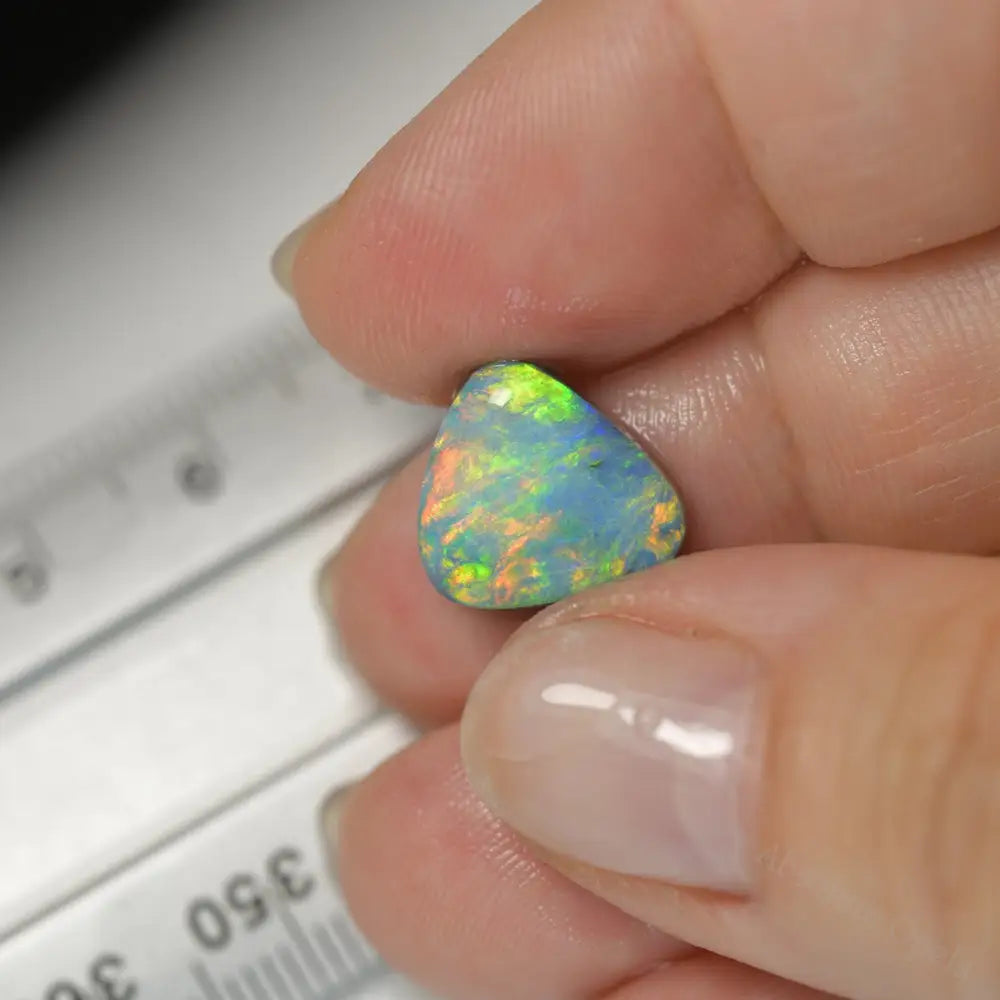 5.40 cts Rough Opal, Rub Lightning Ridge