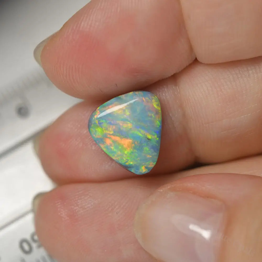 5.40 cts Rough Opal, Rub Lightning Ridge