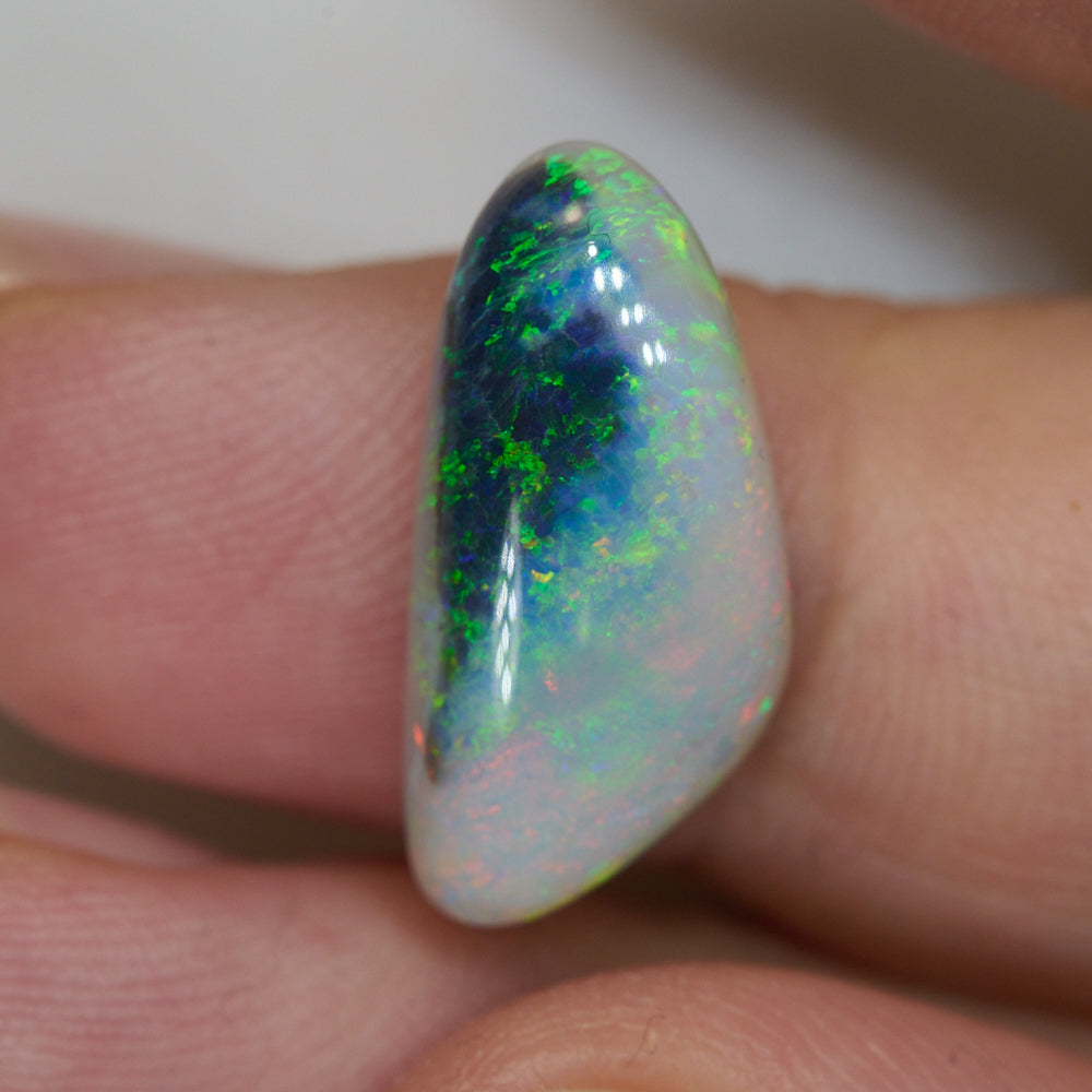 6.45 cts Black -Light  &#39;&#39;Party &#39;&#39; South Australian Opal Solid Cut Stone