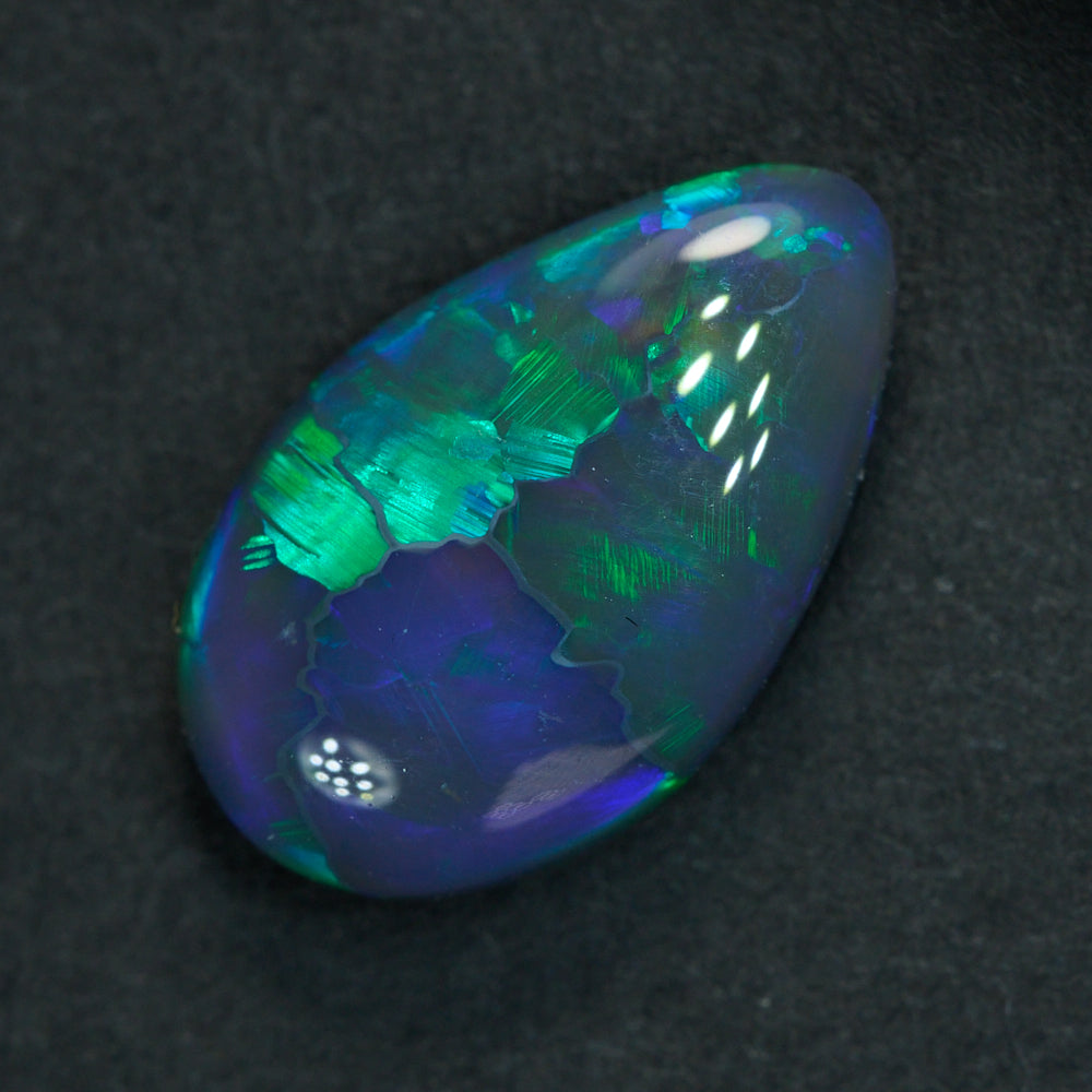1.36 cts Black Opal Lightning Ridge Solid Cut Stone