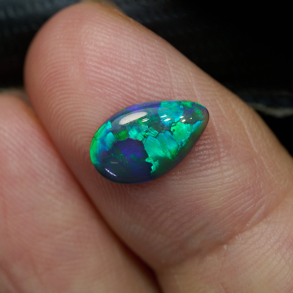 1.36 cts Black Opal Lightning Ridge Solid Cut Stone