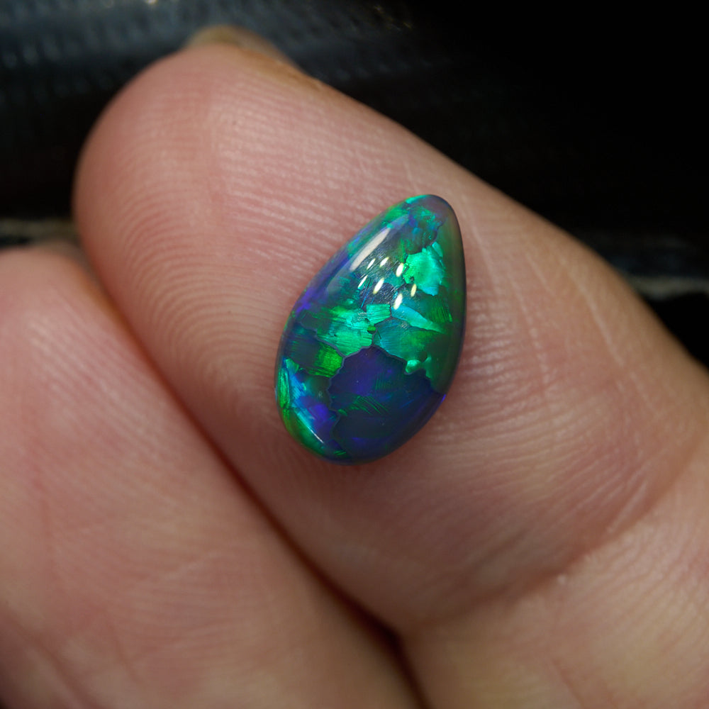 1.36 cts Black Opal Lightning Ridge Solid Cut Stone