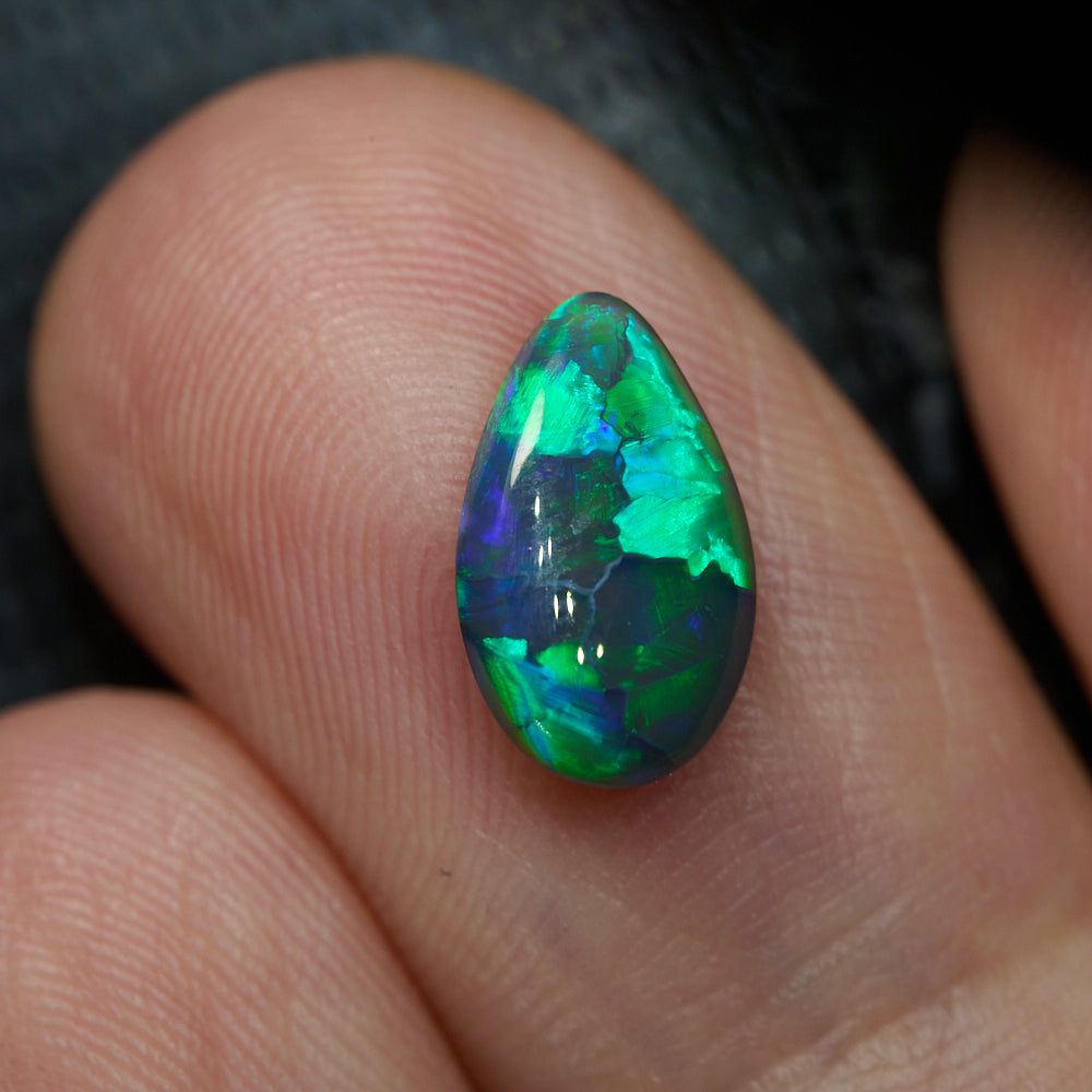1.36 cts Black Opal Lightning Ridge Solid Cut Stone