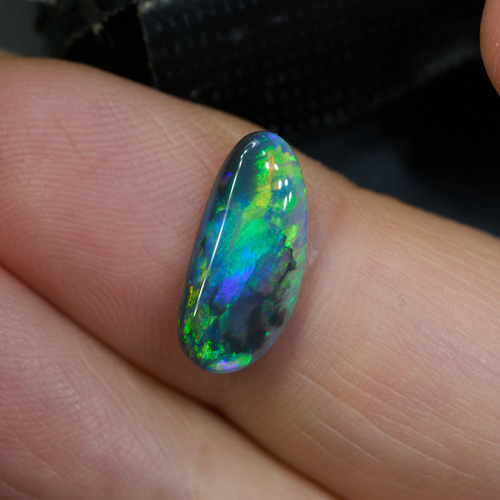 1.89 cts Black Opal Lightning Ridge Solid Cut Stone