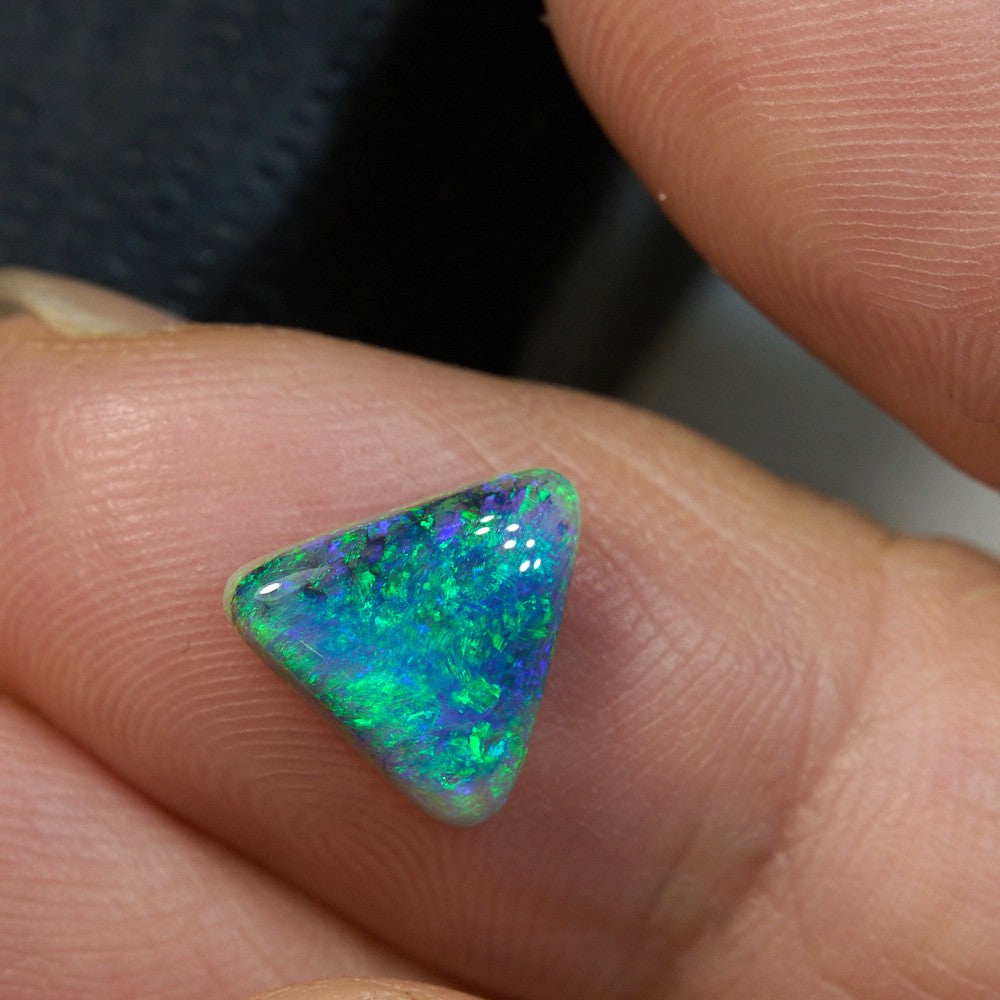 1.64 cts Black Opal Lightning Ridge Solid Stone
