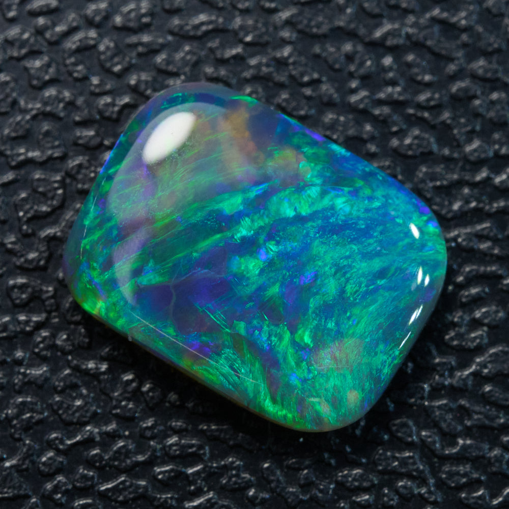0.90 cts Black Opal Solid Lightning Ridge Stone CMR