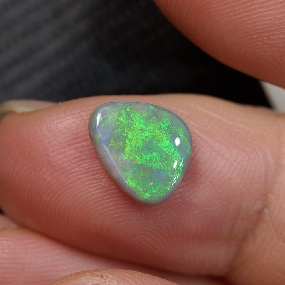1.46 cts Dark Opal Lightning Ridge Solid Stone
