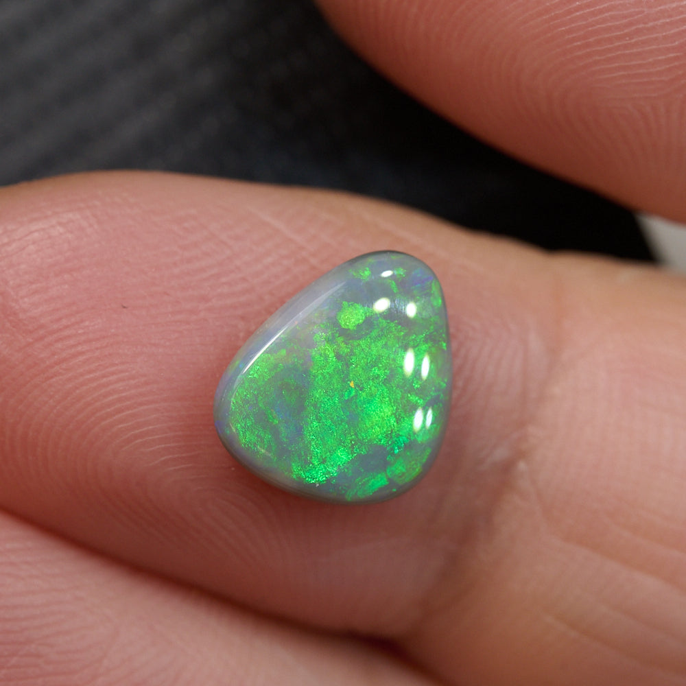 1.46 cts Dark Opal Lightning Ridge Solid Stone