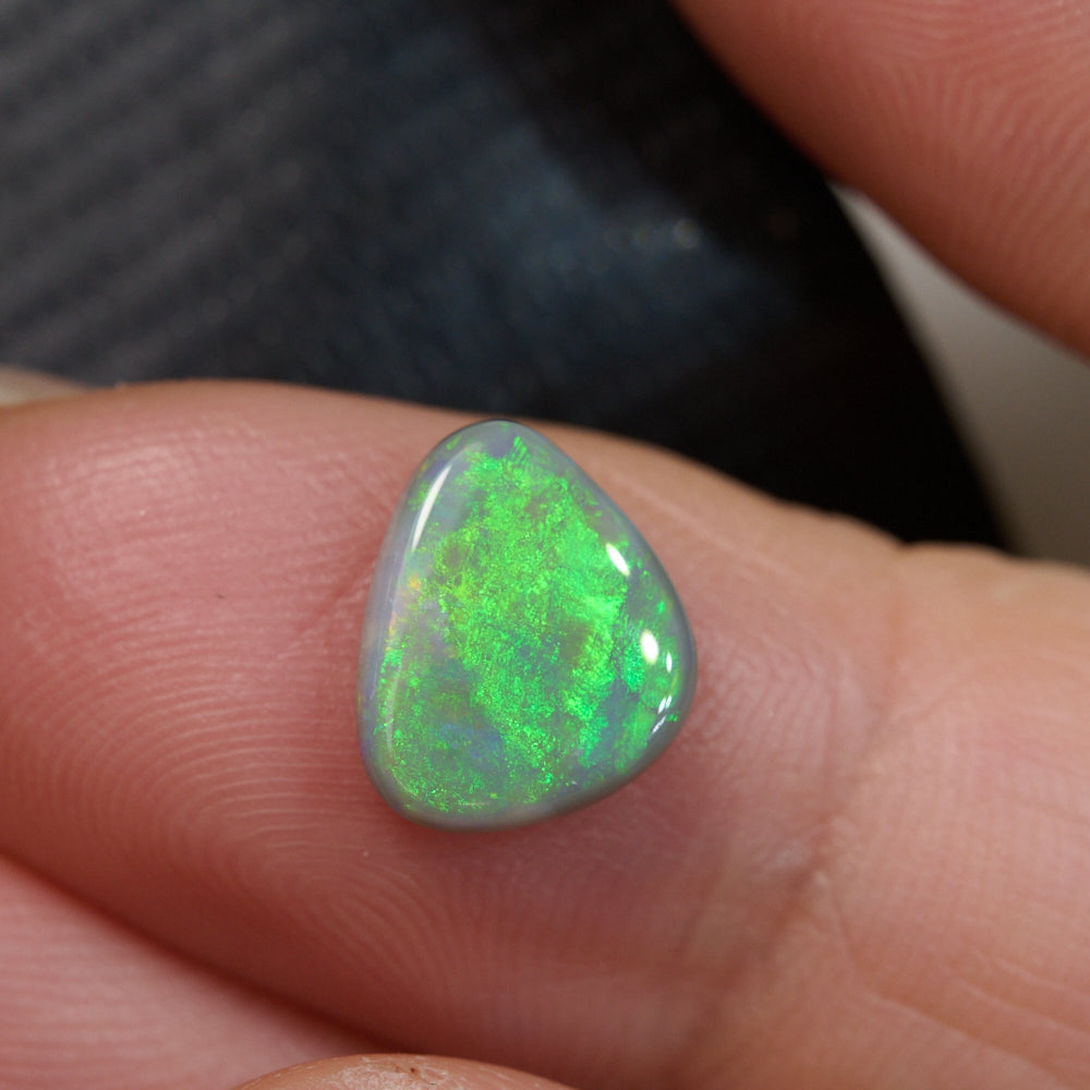 1.46 cts Dark Opal Lightning Ridge Solid Stone