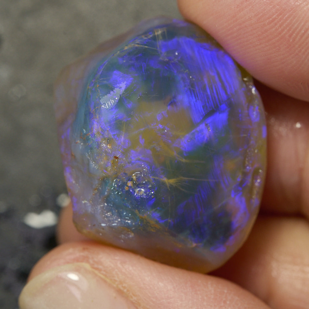 57 cts  Rough Opal Lightning Ridge -Nobby