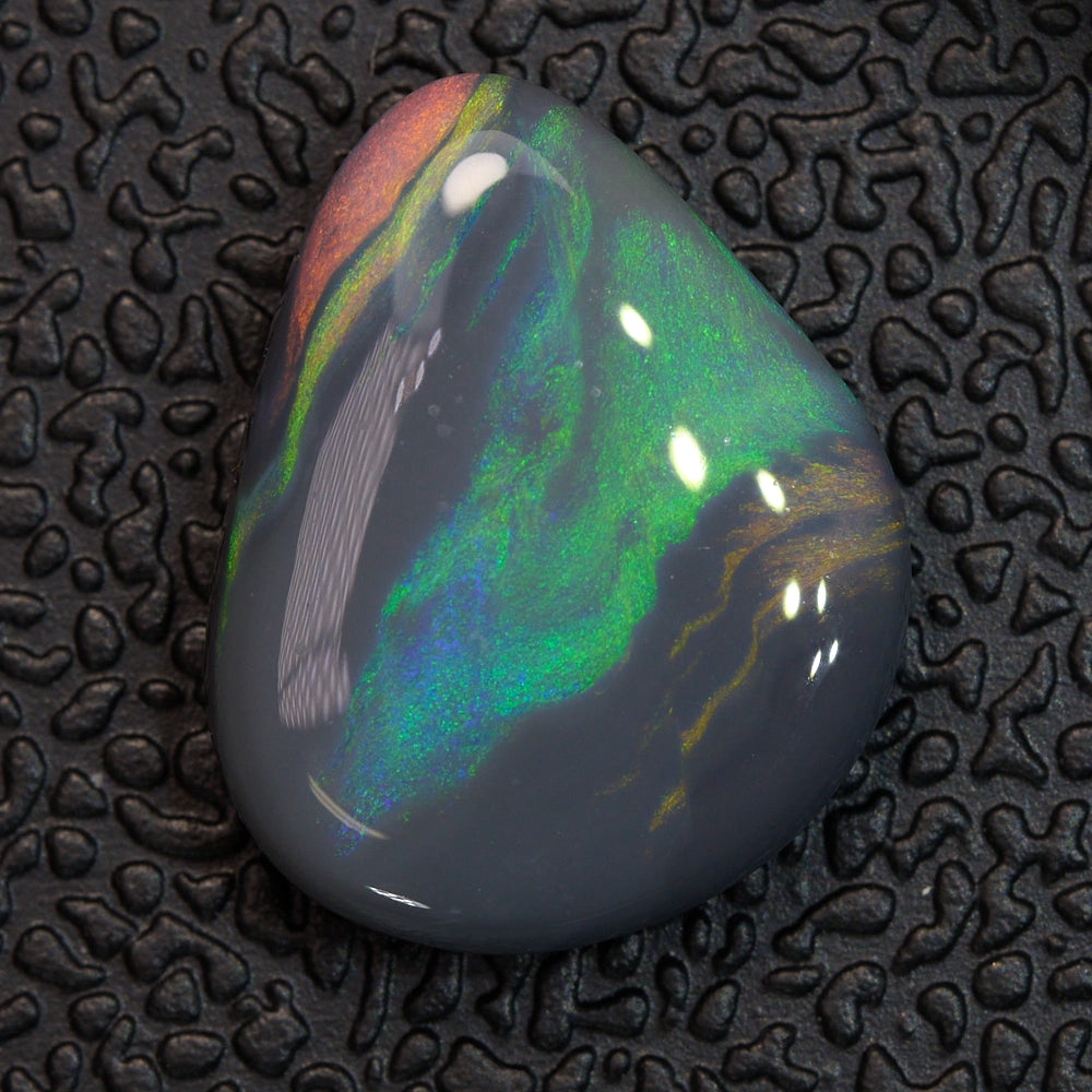 2.31 cts Dark Opal Lightning Ridge Solid Stone