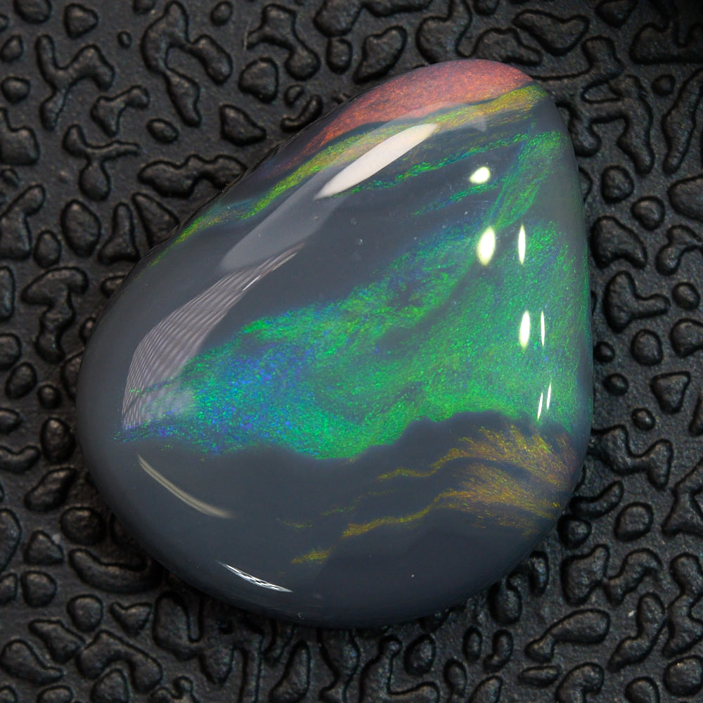 2.31 cts Dark Opal Lightning Ridge Solid Stone
