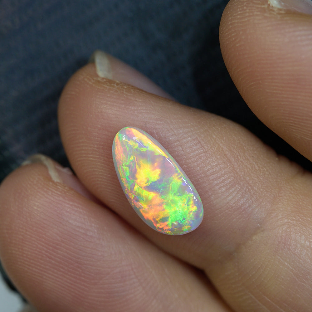 1.44 cts Dark Opal Lightning Ridge Solid Stone