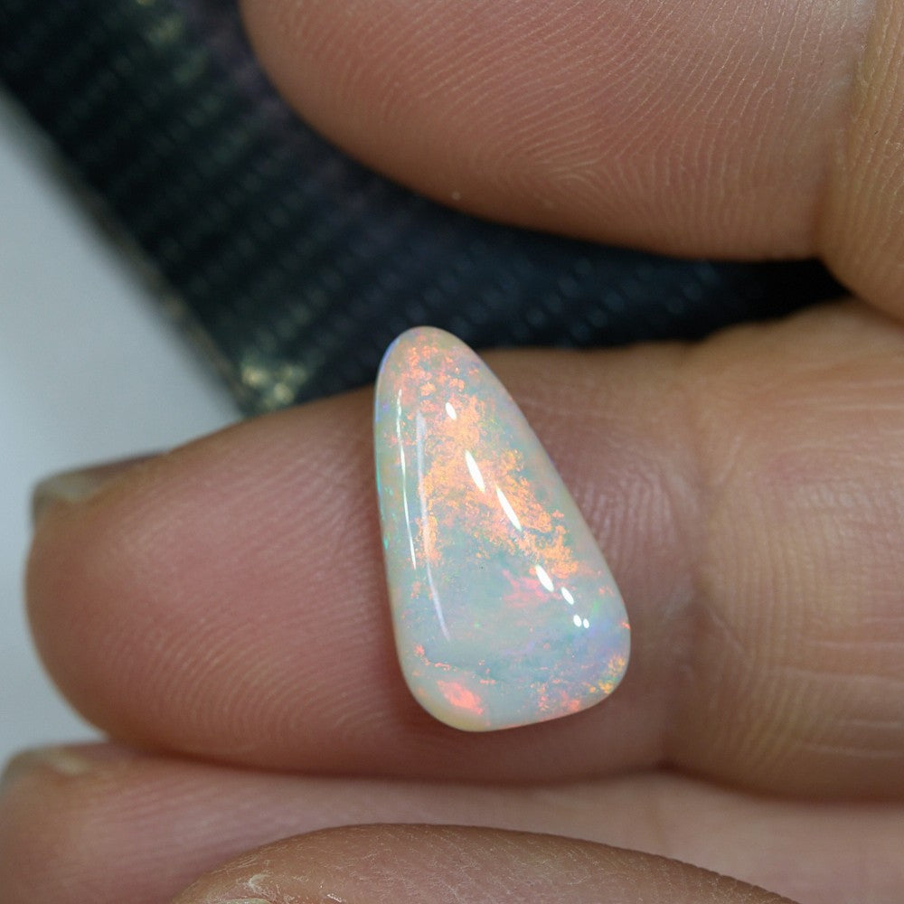 2.71 cts Light Solid Opal Stone Lightning Ridge