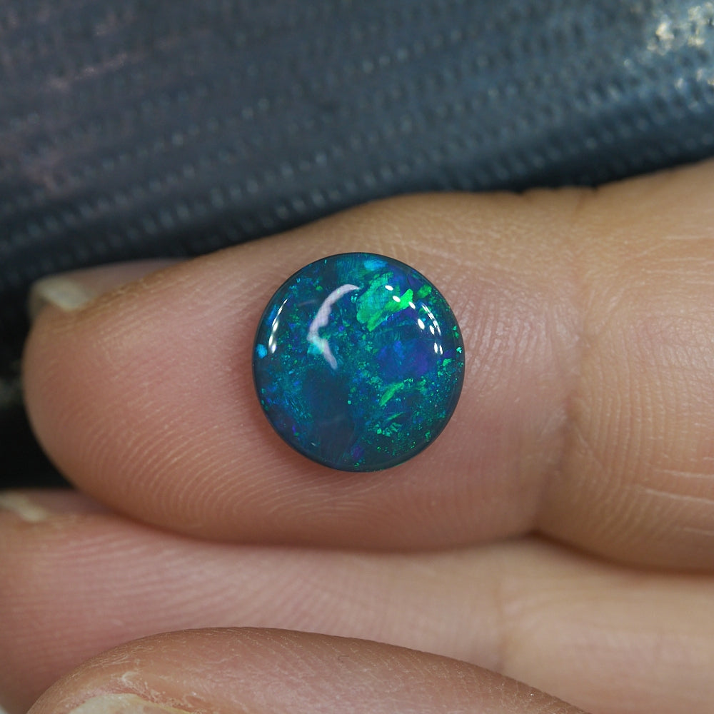 1.76 cts Black Opal cut, not set (Lightning Ridge)