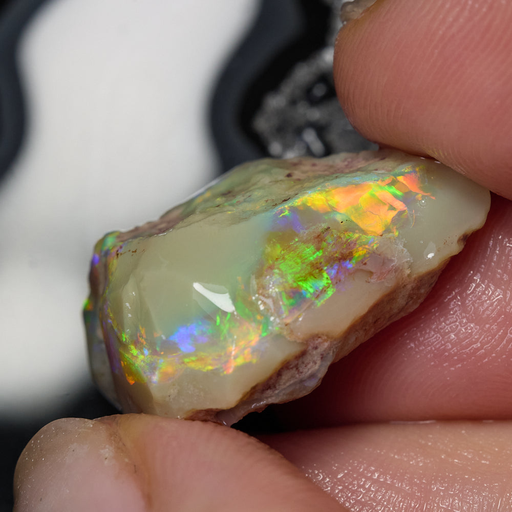 23 cts Rough Opal Lightning Ridge