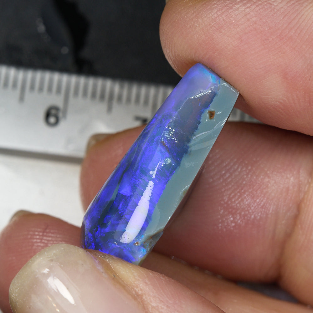 15.4 cts Black Rough Opal Lightning Ridge Rub