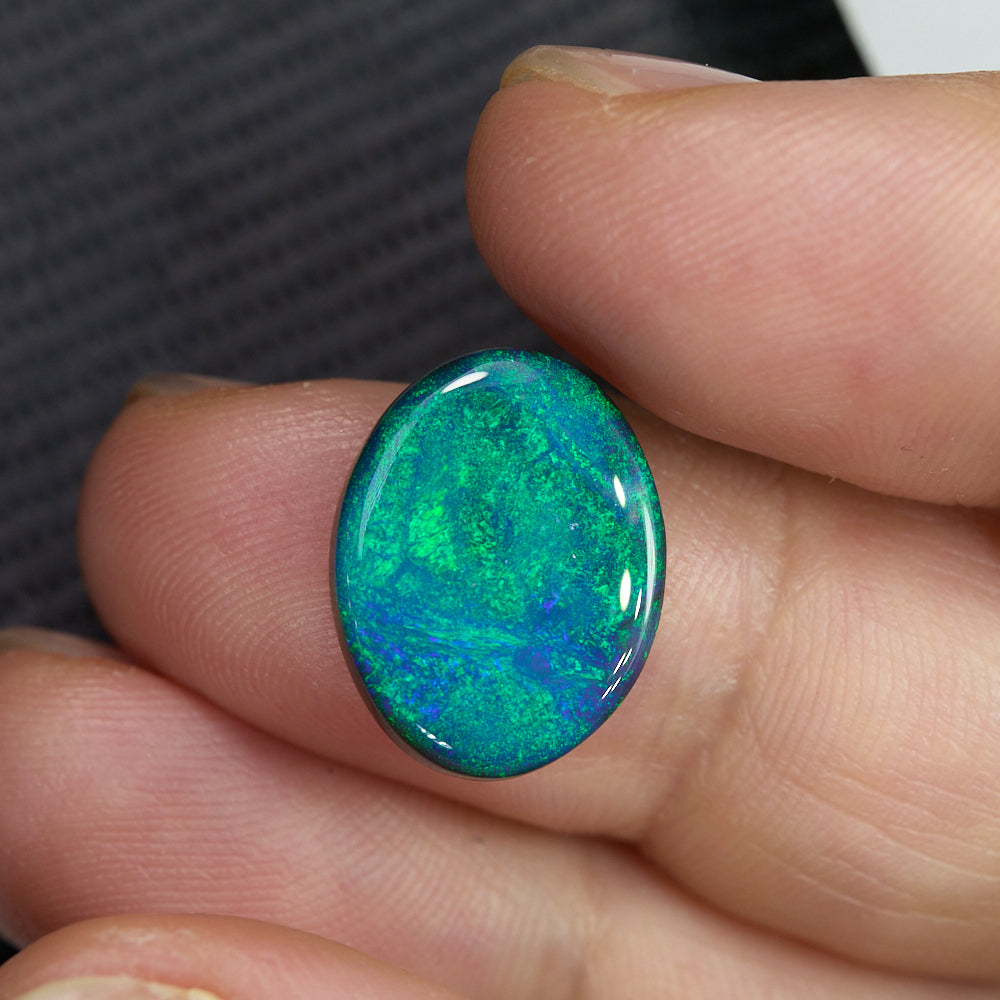 5.20 cts Black Opal cut, not set (Lightning Ridge)