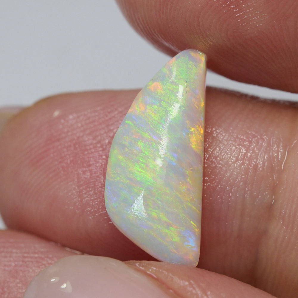 3.59 cts Rough Opal Lightning Ridge Rub