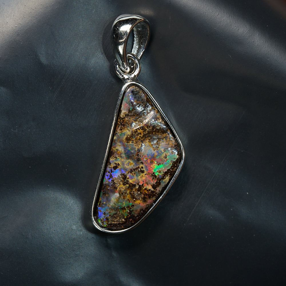 2.48 g  Boulder Opal with Silver Pendant : L 28.1 mm