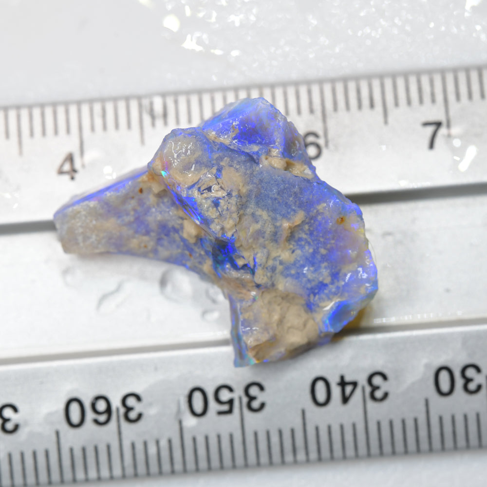 16.0 cts Rough Black Opal Lightning Ridge Carving