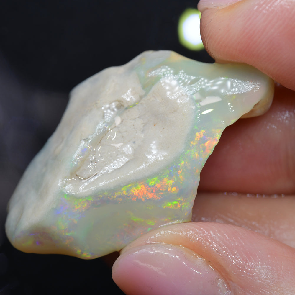 46.3 cts Rough Black Opal Lightning Ridge Carving