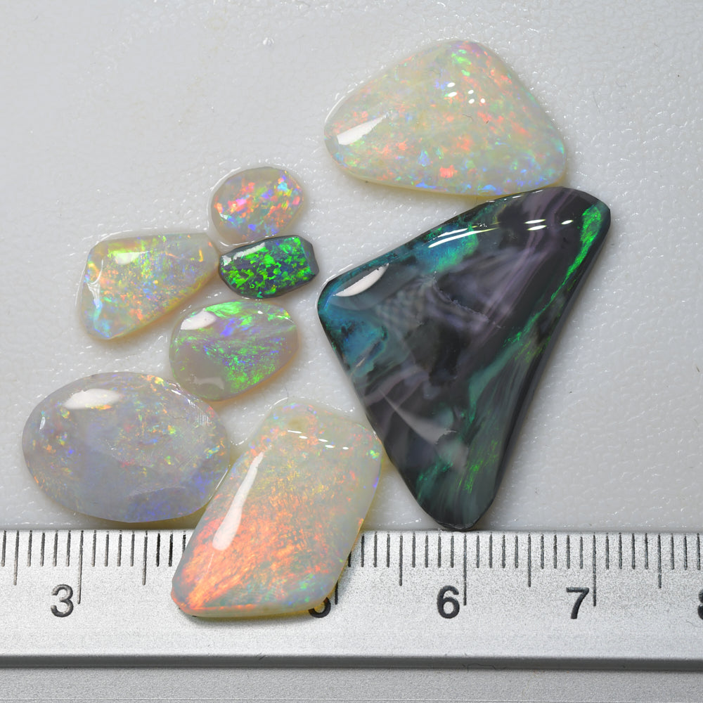 25.56 cts Rough Opal Parcel Lightning Ridge Rubs