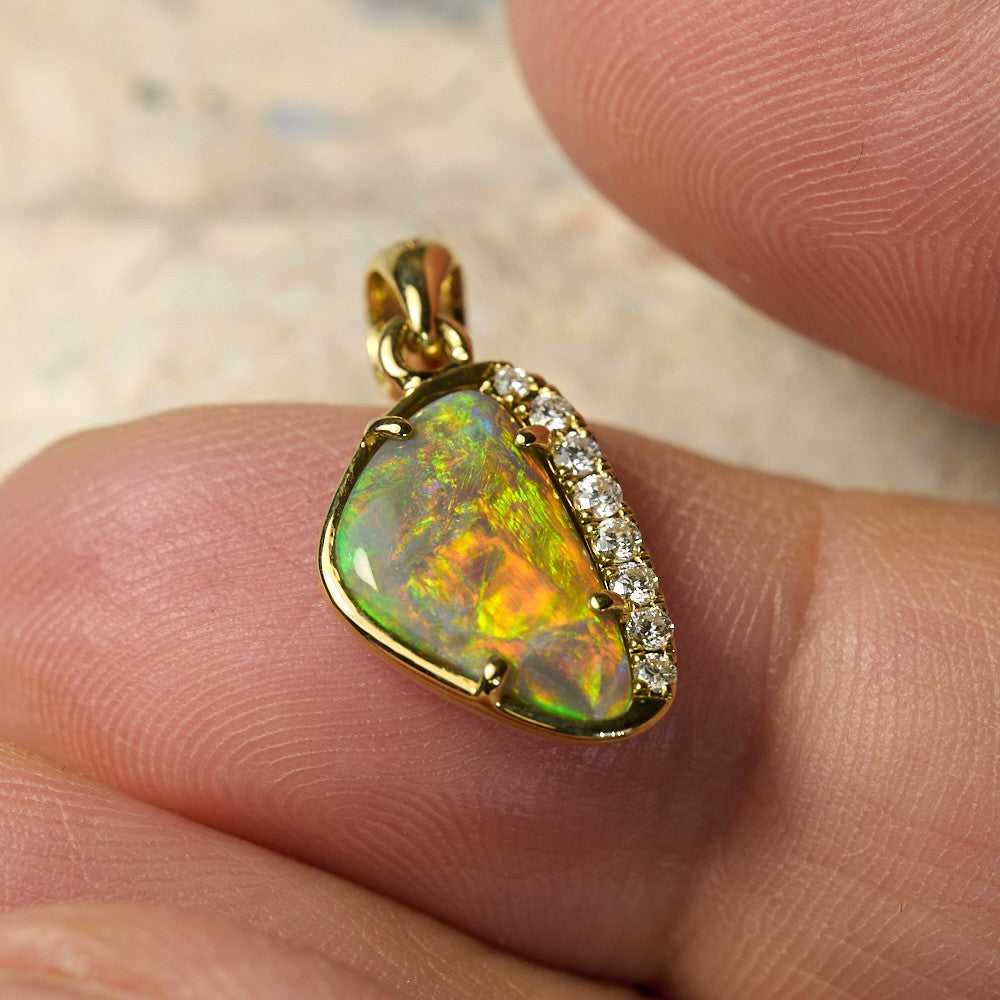 Genuine Opal Lightning Ridge Solid Pendant 14K Gold L 19.0 mm