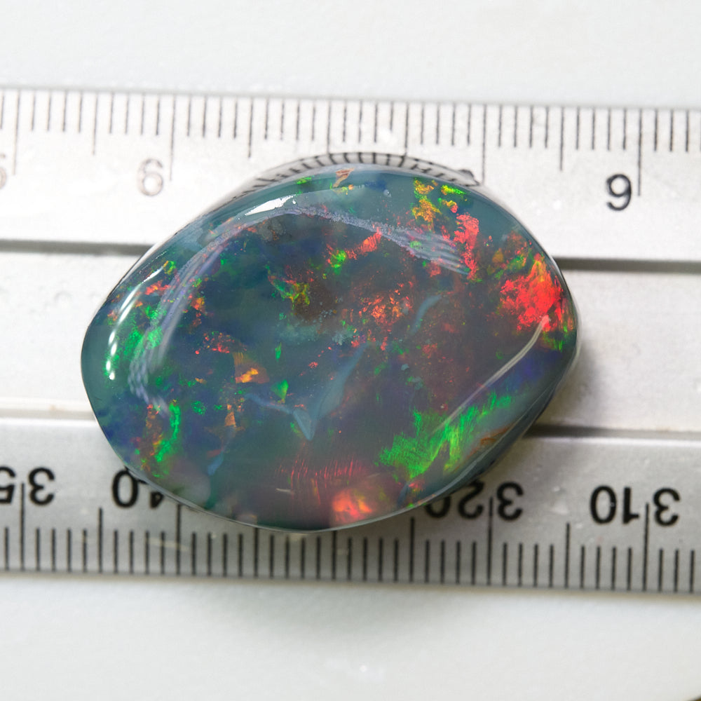 50.6 cts Black Rough Opal Lightning Ridge Rub