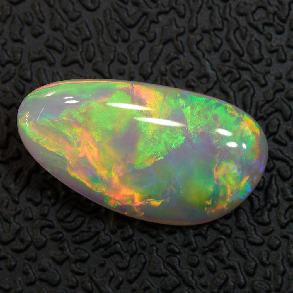 1.44 cts Dark Opal Lightning Ridge Solid Stone