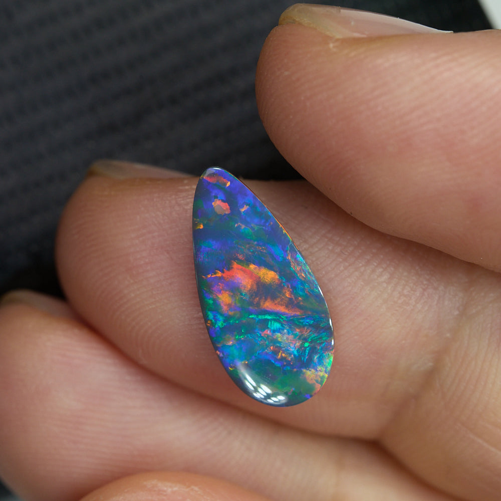 1.46 cts Black Opal cut, not set (Lightning Ridge)