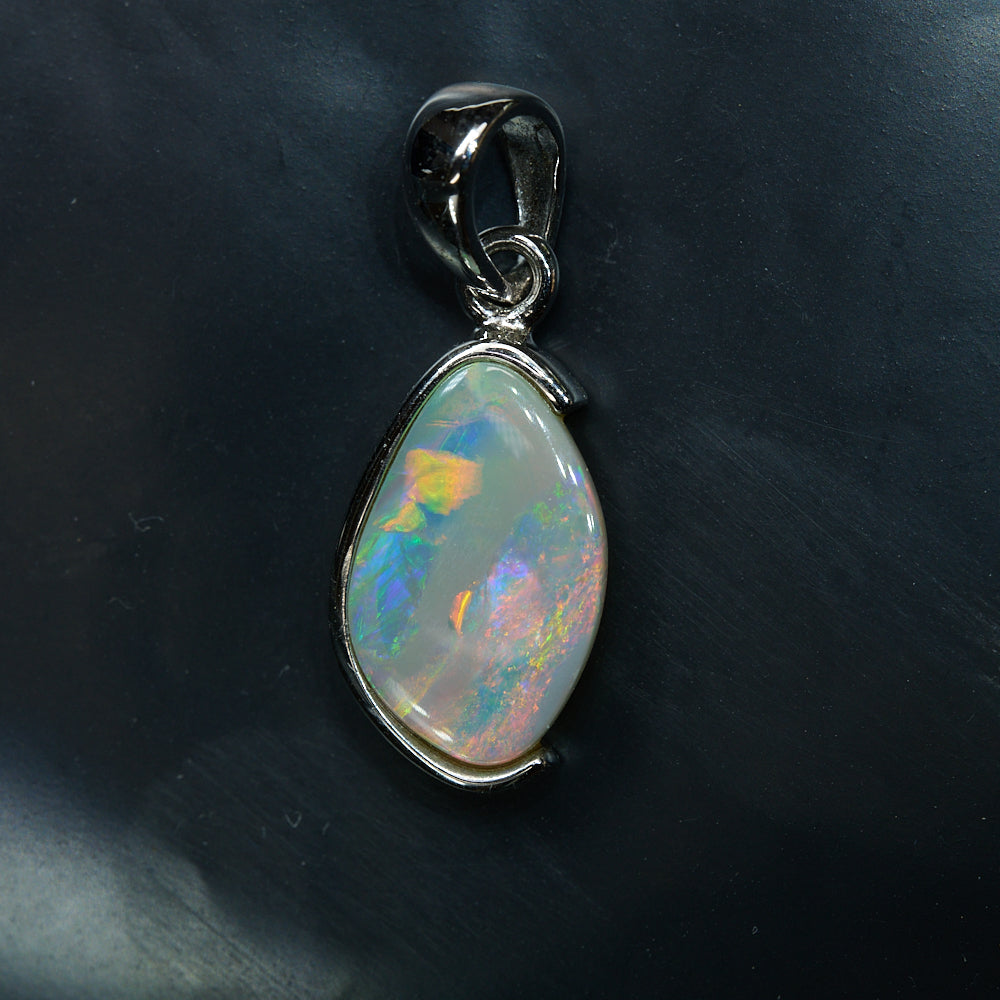 1.32 g Lightning Ridge Solid Opal Pendant Silver L22.1 mm