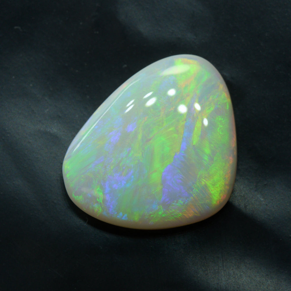 3.78 cts Light Solid Opal Stone Lightning Ridge