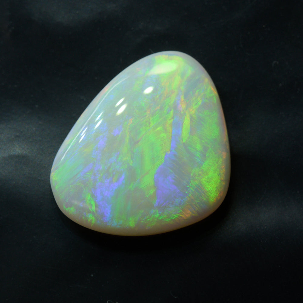 3.78 cts Light Solid Opal Stone Lightning Ridge