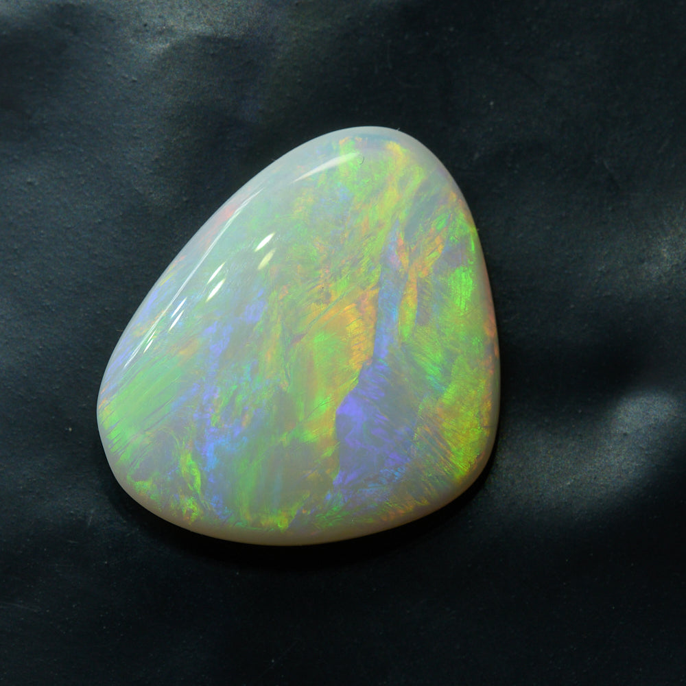 3.78 cts Light Solid Opal Stone Lightning Ridge