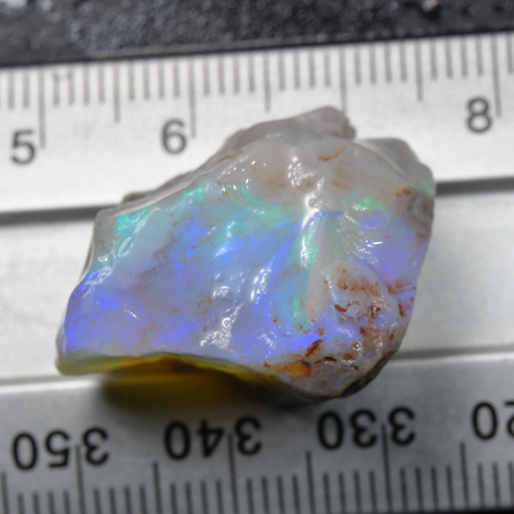 32.9 cts Rough Opal Lightning Ridge Carving