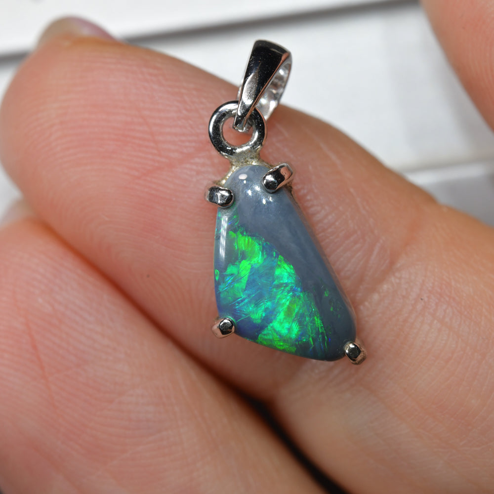 0.96 g Lightning Ridge Solid Opal Pendant Silver L 21.0 mm
