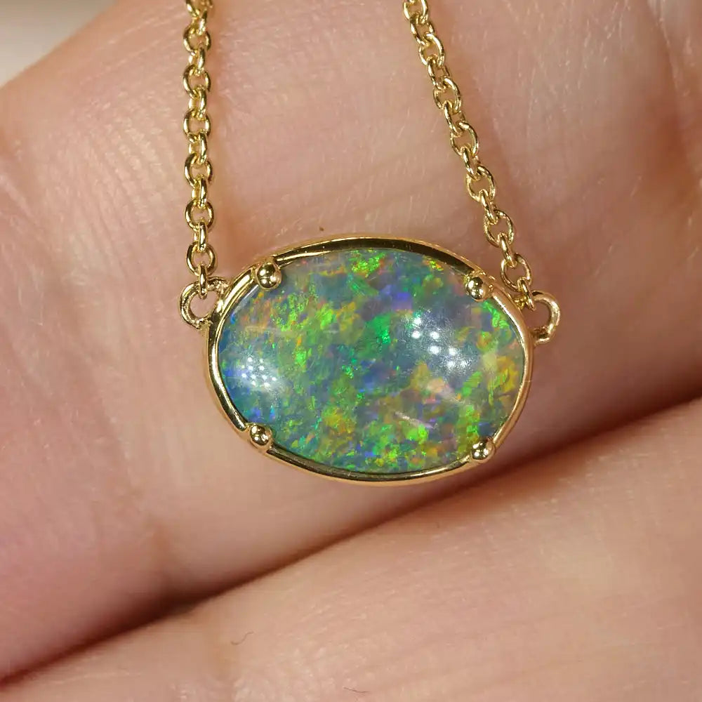 goled opal necklace 