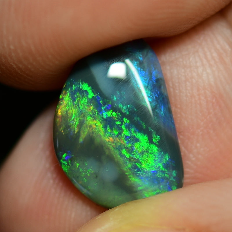 2.53 cts Australian Black Opal Solid  Cut stone, Lightning Ridge