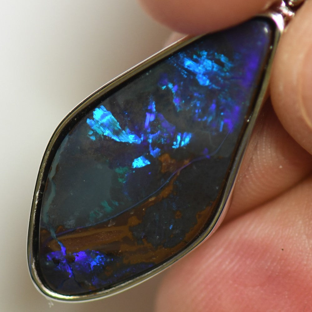 4.35 g Australian Boulder Opal with Silver Pendant : L 37.3 mm