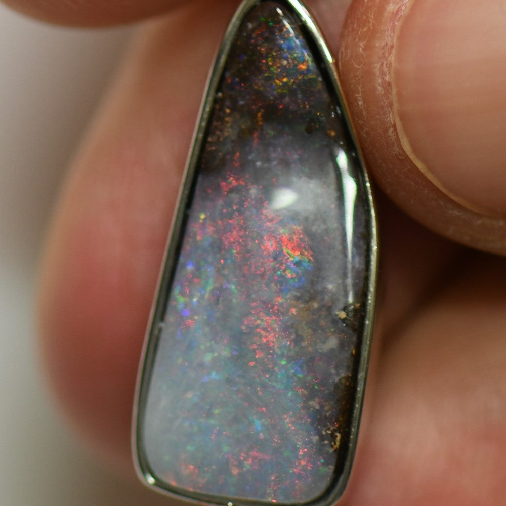2.72 g Australian Boulder Opal with Silver Pendant : L 30.6 mm