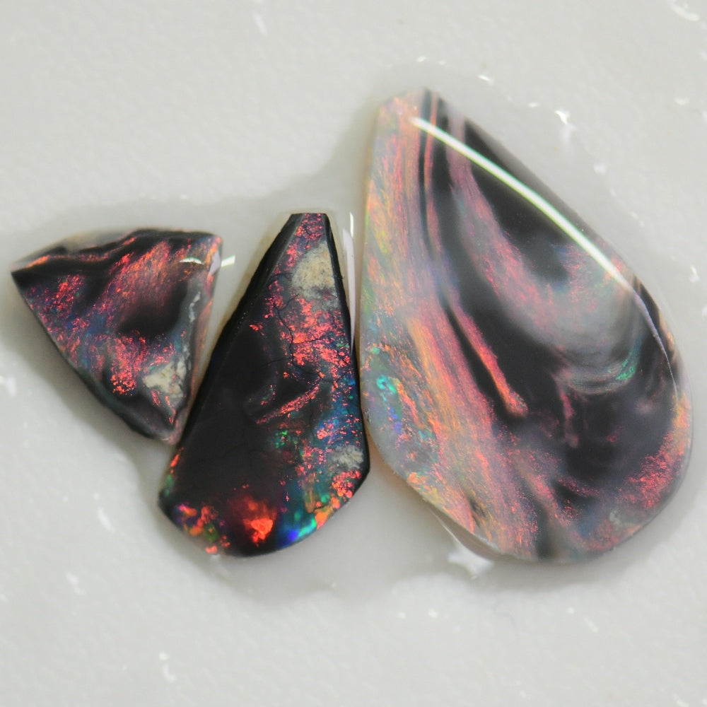 red  Opal Rough 
