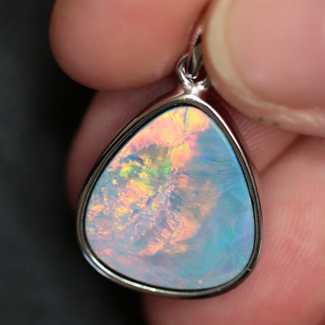 2.25 g Australian Doublet Opal with Silver Pendant : L 26.3 mm