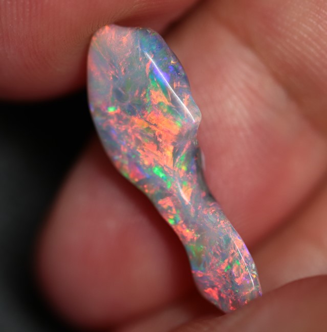 3.40 cts Lightning Ridge Opal , Australian Solid Carving