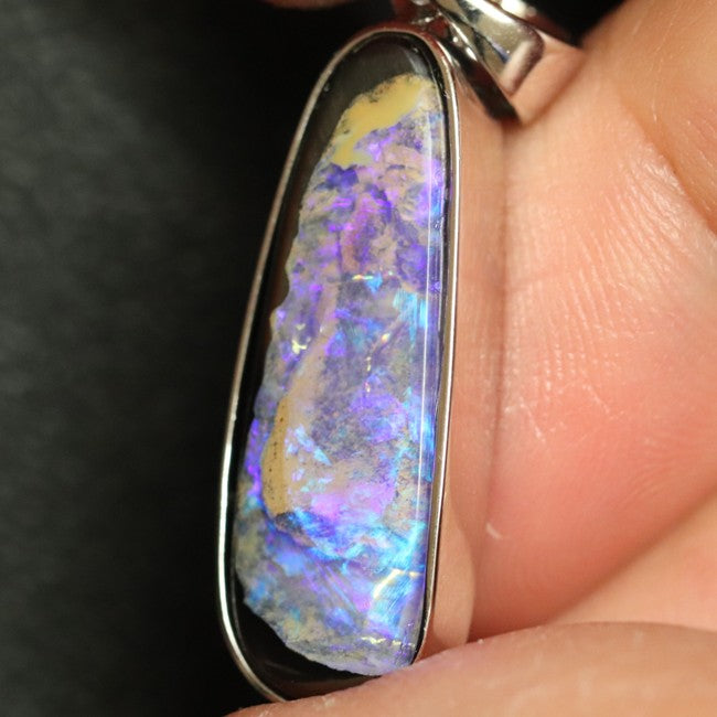 4.55 g Australian Boulder Opal with Silver Pendant : L 37.6 mm
