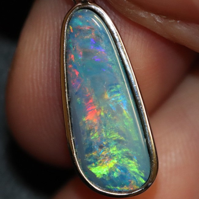 1.46 g Australian Doublet Opal with Silver Pendant : L 27.3 mm
