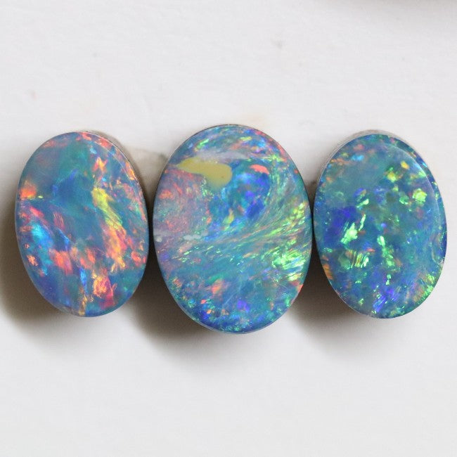 4.75 cts Australian Opal, Doublet Stone, Cabochon 3pcs